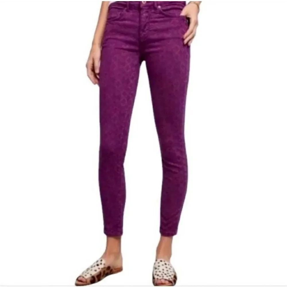 Pilcro and the Letterpress textured embossed 28 Script pants